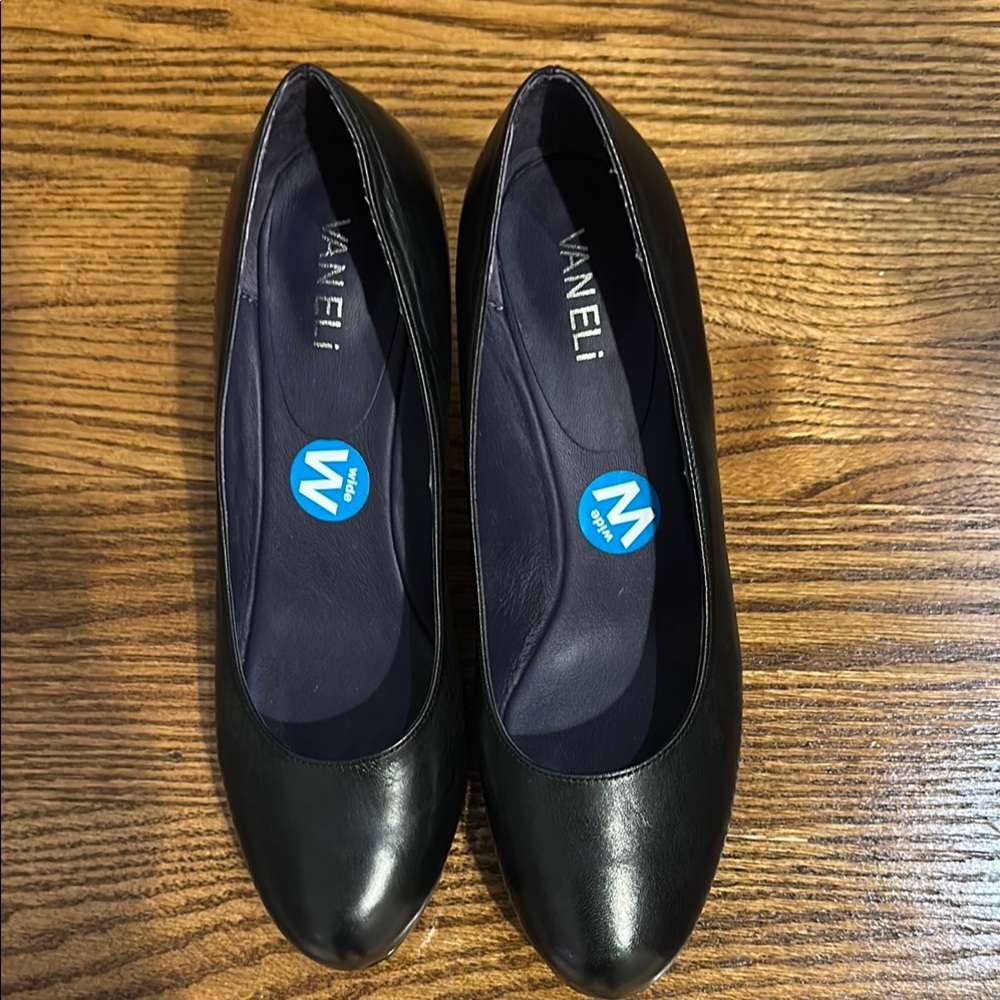 NWT Vaneli Women's Black Leather Pumps Black Patent Heel & Platform Size 8WW